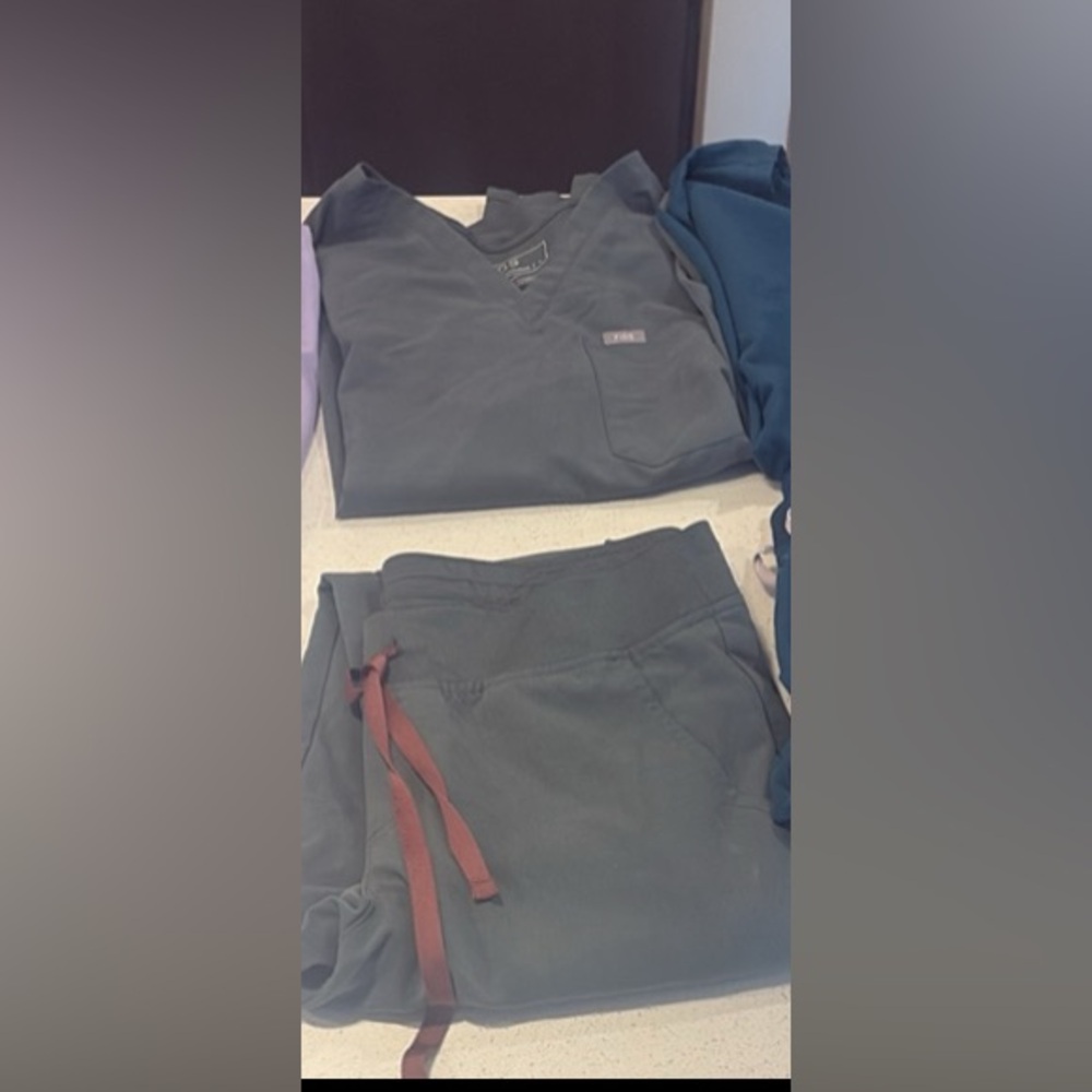 Figs Women's Dark Gray Jogger Scrub Set with Maroon Drawstring